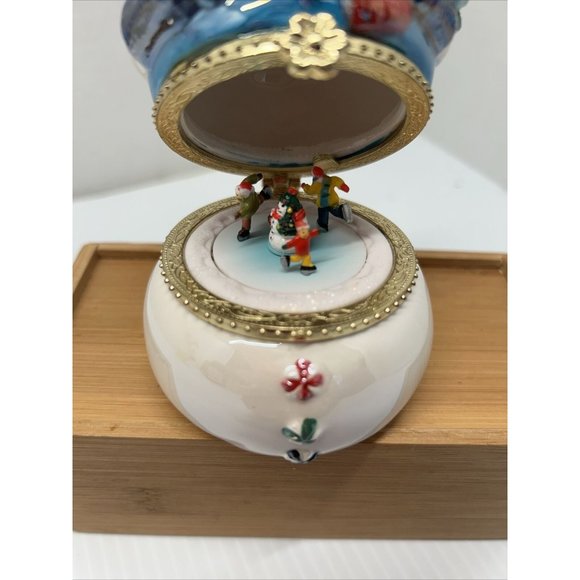MR CHRISTMAS Hinged Music Box Snowman Rotating Ice-skaters Around Snowman Inside - Picture 5 of 7